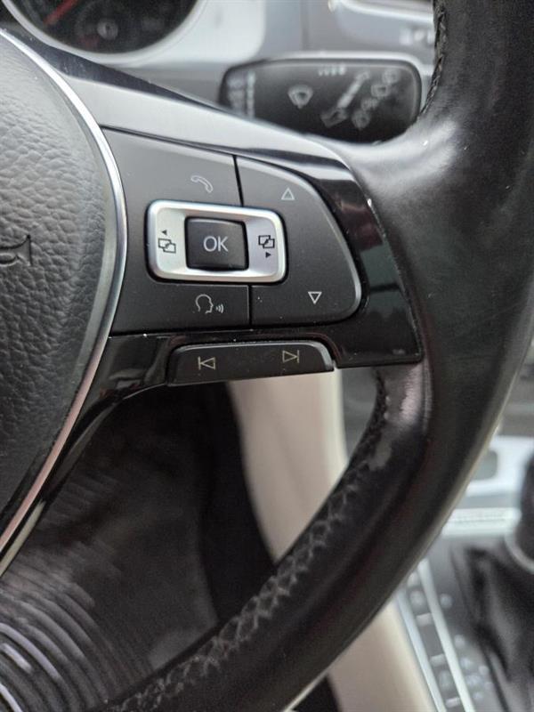 2017 Volkswagen Golf - Image 19