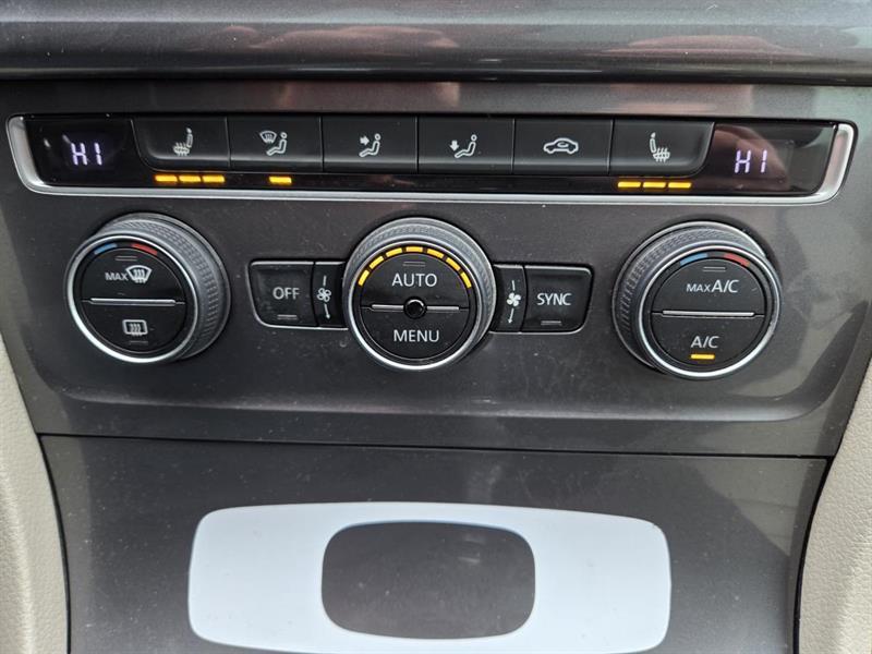 2017 Volkswagen Golf - Image 21