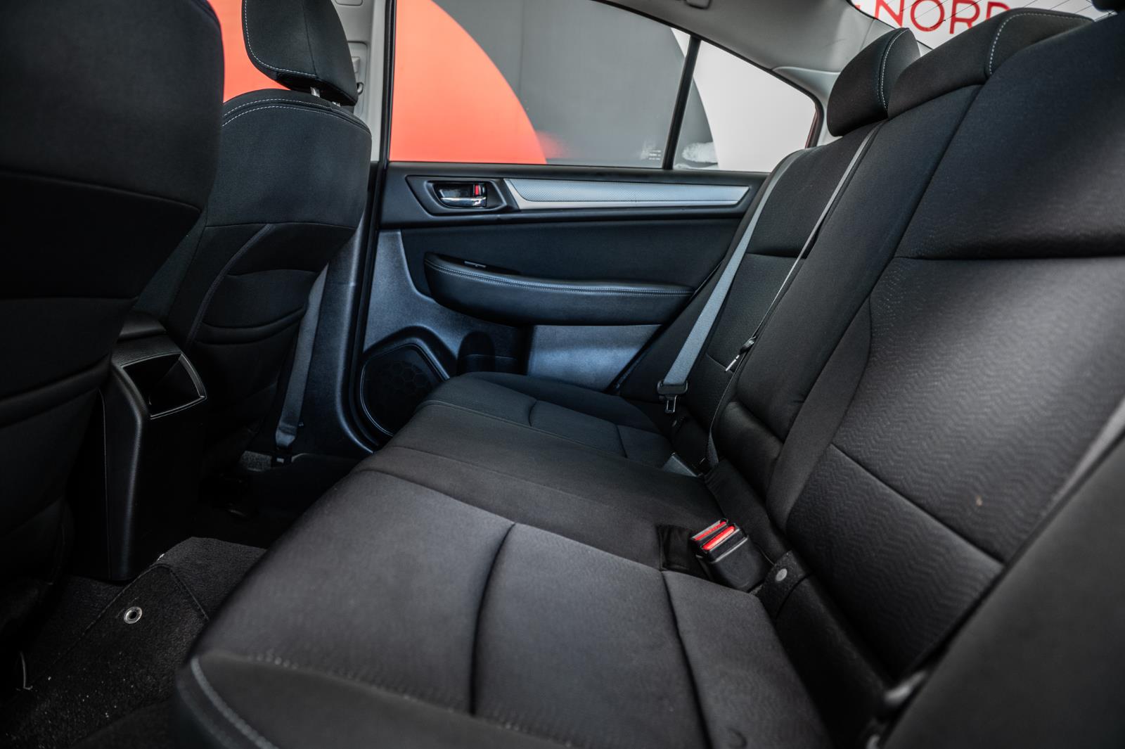 subaru Legacy 2017 - 32