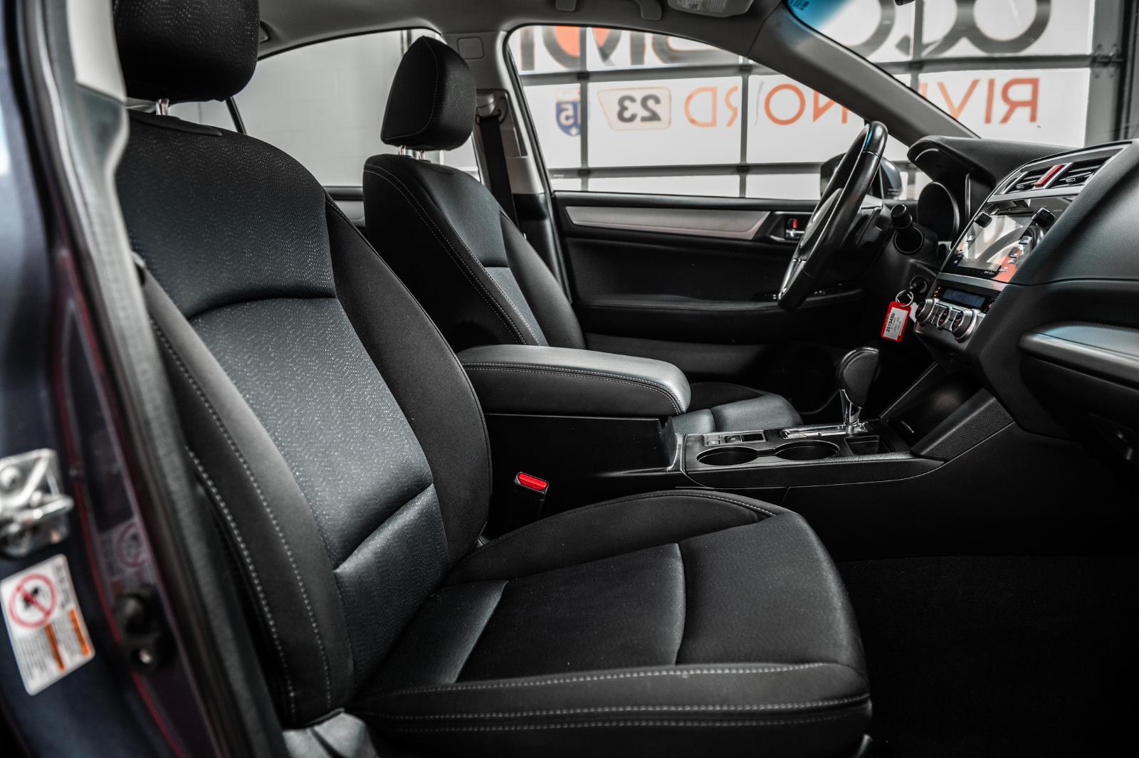 subaru Legacy 2017 - 37