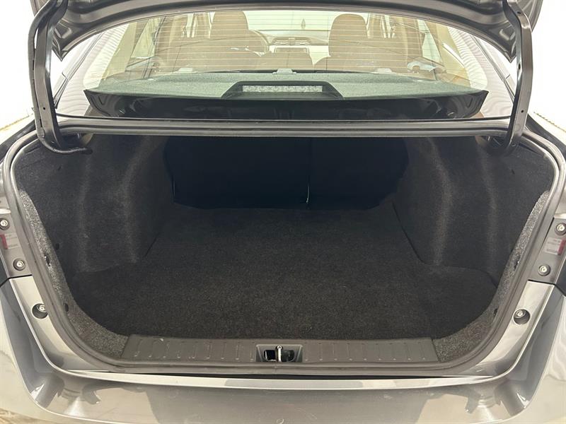 nissan Versa 2022 - 16