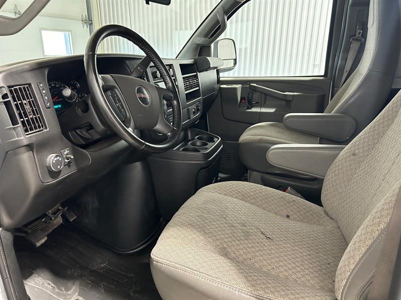 gmc Savana Cargo Van 2023 - 11