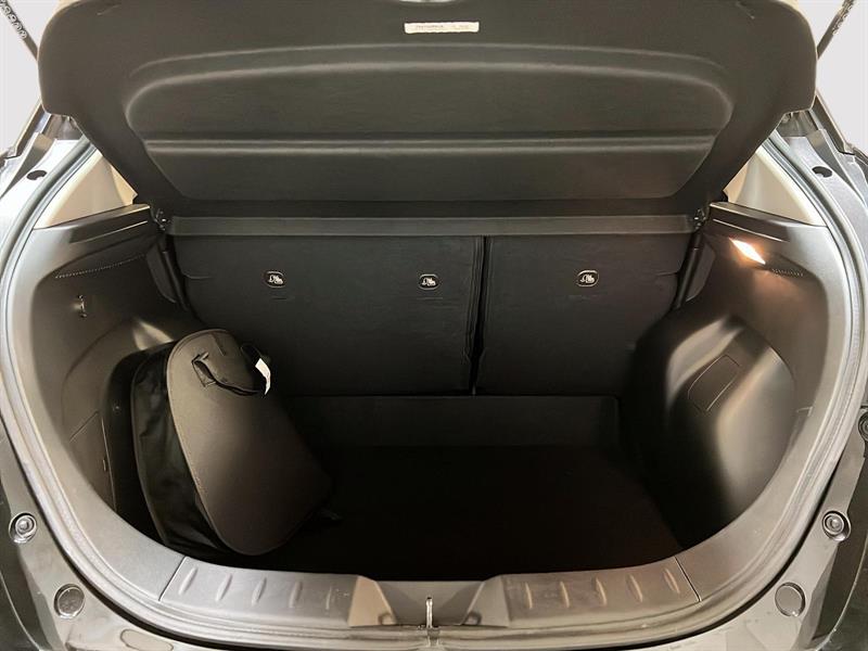 nissan LEAF 2025 - 12