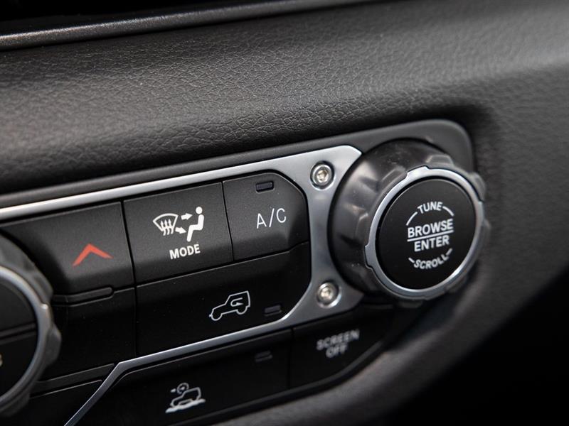 jeep Wrangler 2025 - 18