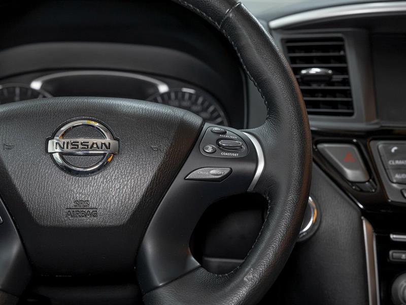 Nissan Pathfinder 15