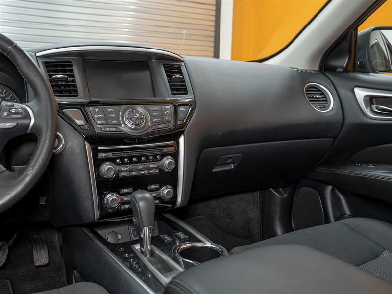 Nissan Pathfinder 20