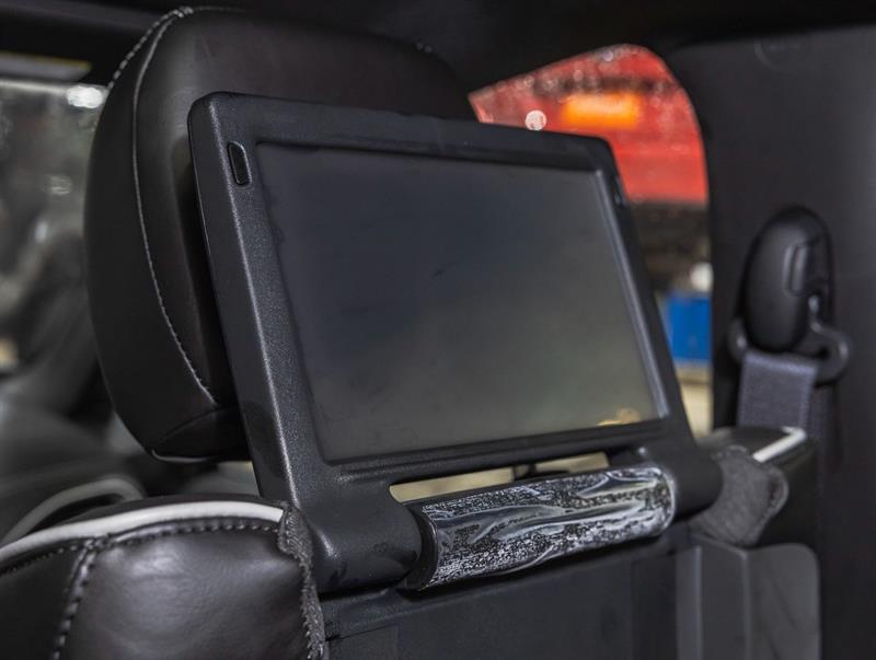 Chrysler Pacifica 12