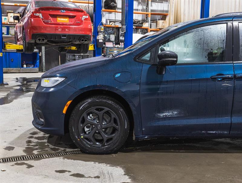 Chrysler Pacifica 36