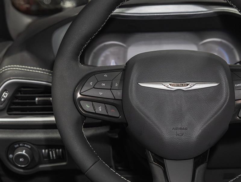 Chrysler Pacifica 17