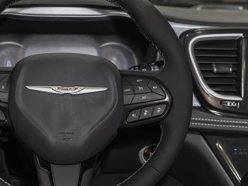 Chrysler Pacifica 18