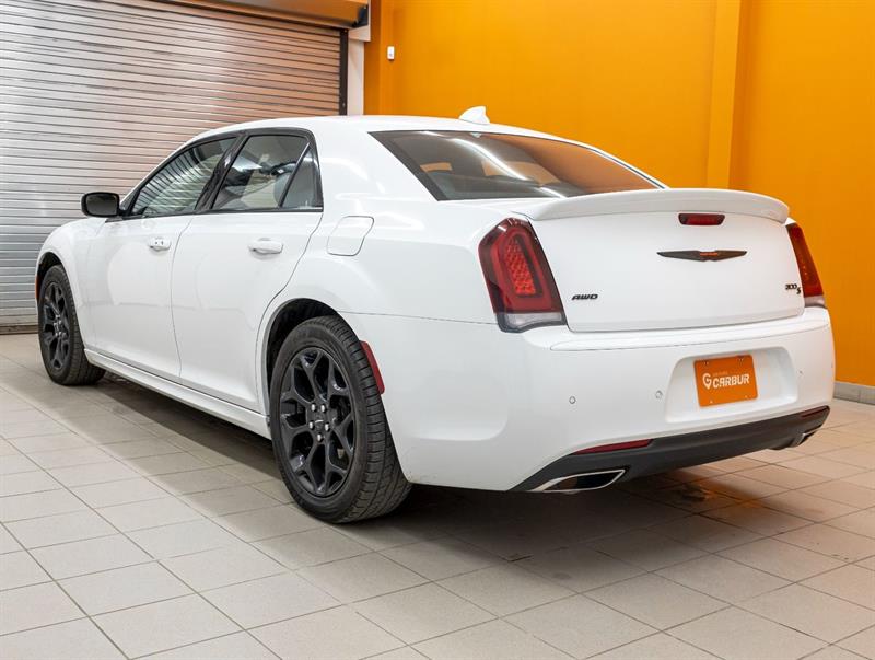 Chrysler 300 6