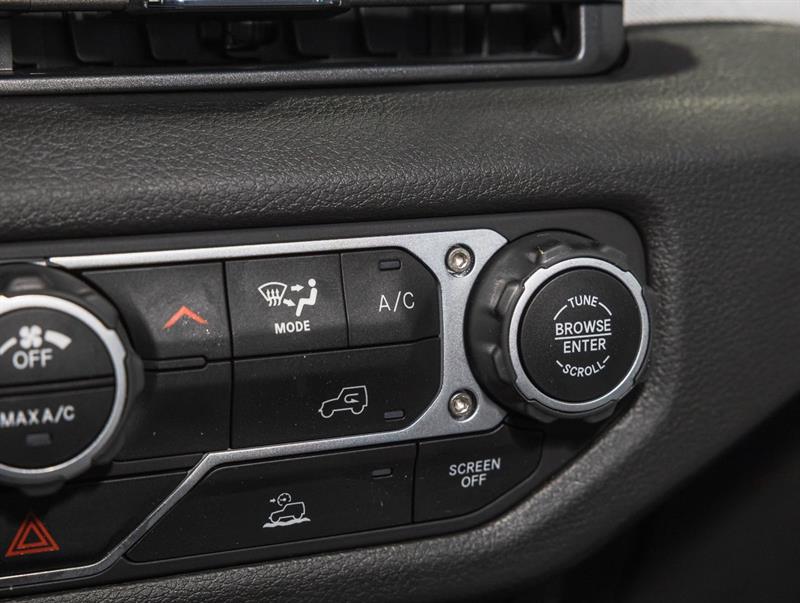 jeep Wrangler 2025 - 18