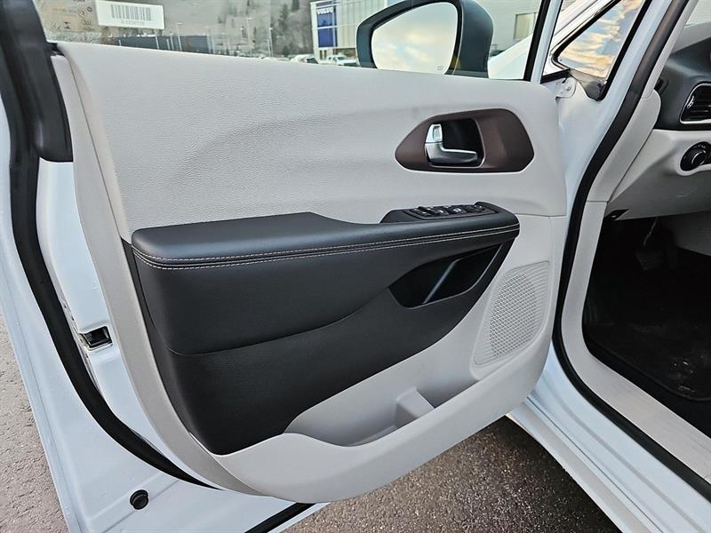 chrysler Grand Caravan 2022 - 10