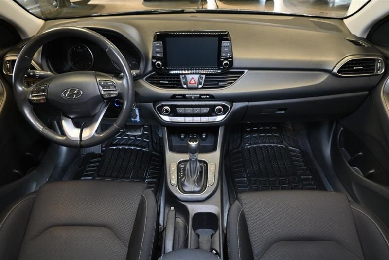 2018 Hyundai Elantra - Image 17