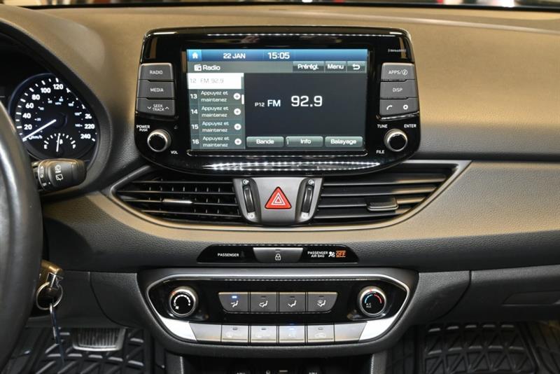 2018 Hyundai Elantra - Image 18