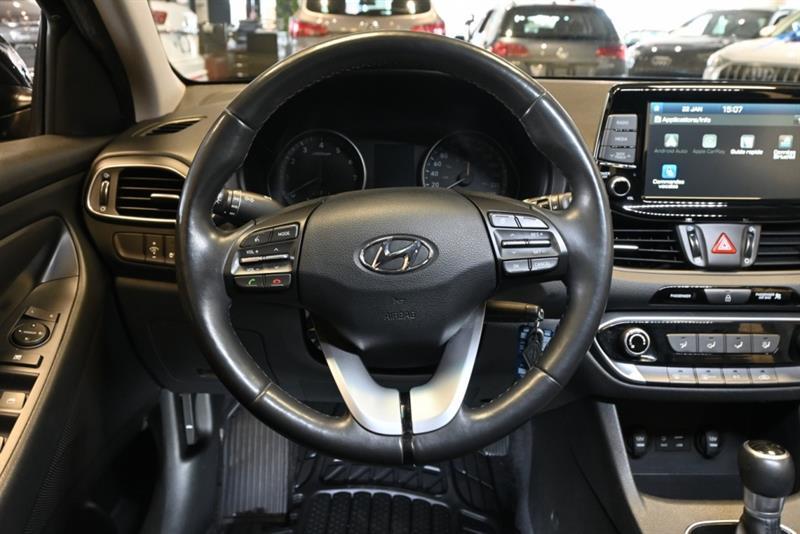 2018 Hyundai Elantra - Image 21