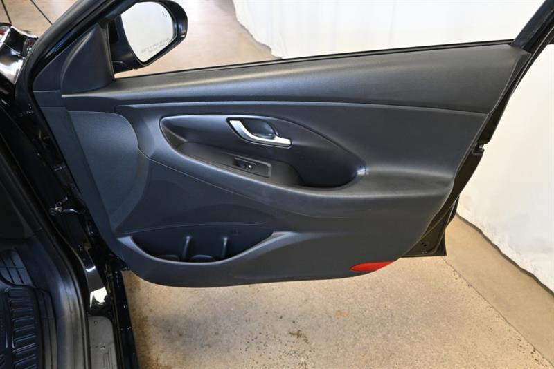 2018 Hyundai Elantra - Image 28