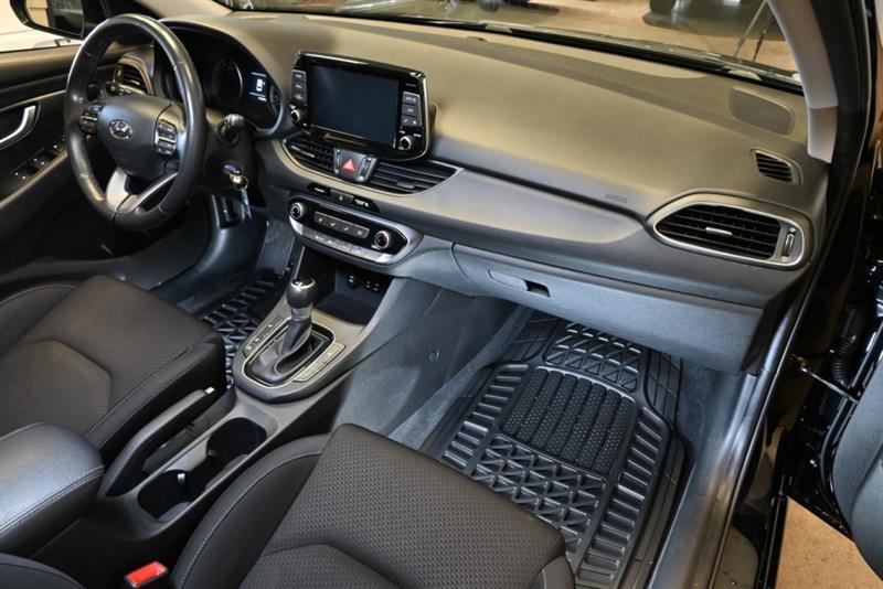 2018 Hyundai Elantra - Image 29