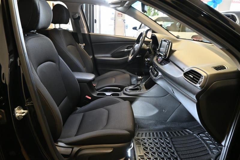 2018 Hyundai Elantra - Image 30