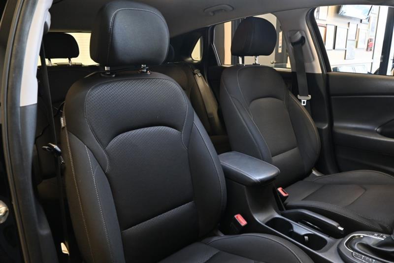 2018 Hyundai Elantra - Image 31