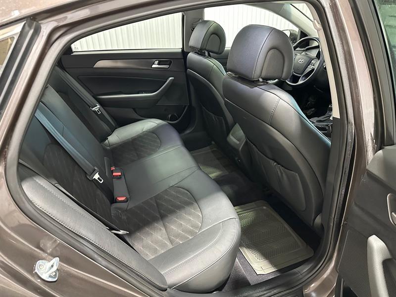 2016 Hyundai Sonata - Image 17