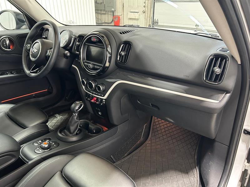 2018 Mini Countryman - Image 19