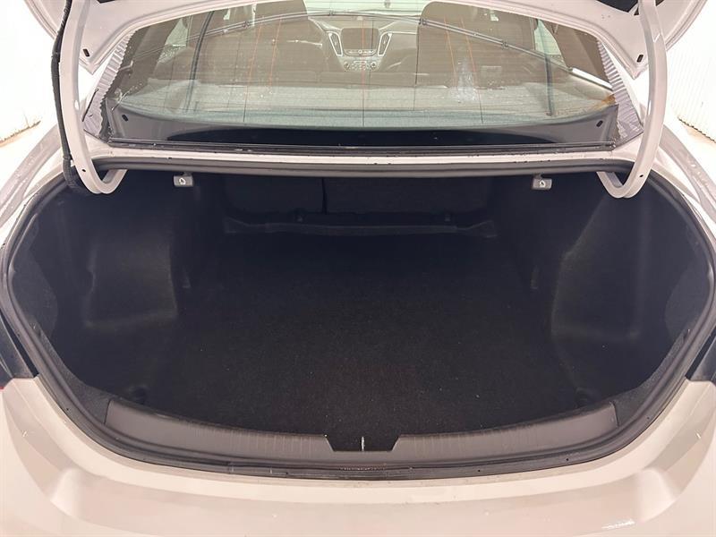 2024 Chevrolet Malibu - Image 17