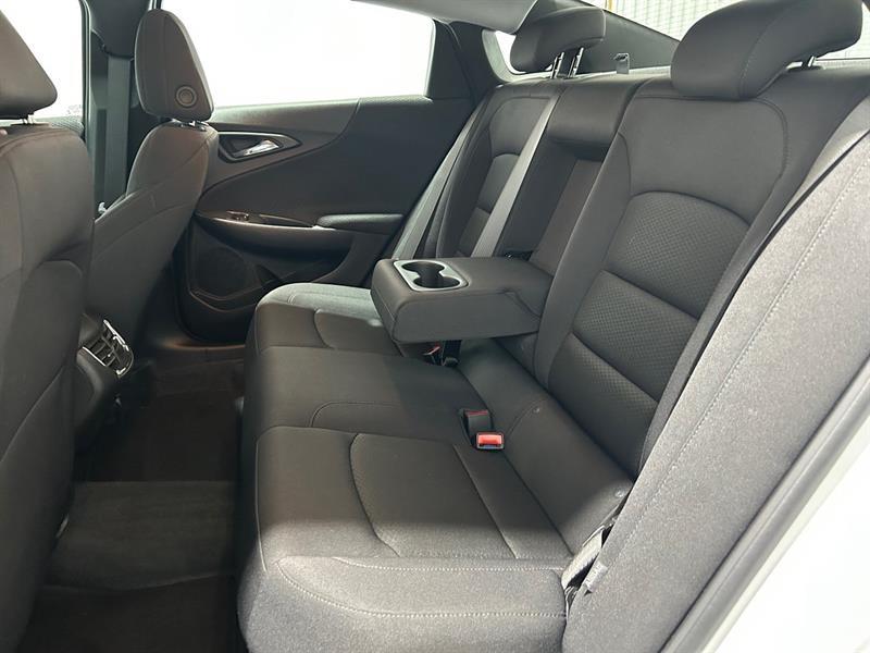 2024 Chevrolet Malibu - Image 16