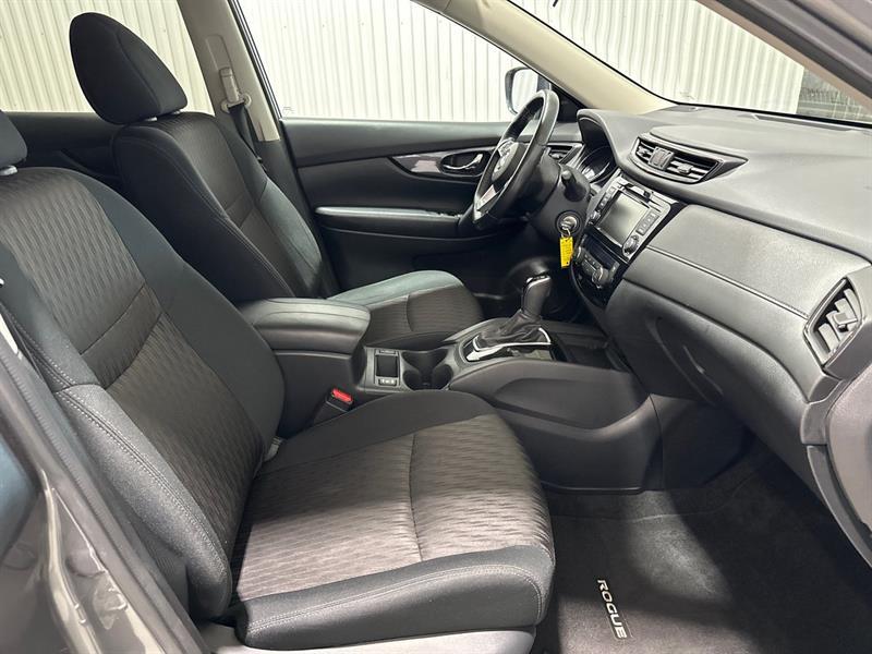 2020 Nissan Rogue - Image 15