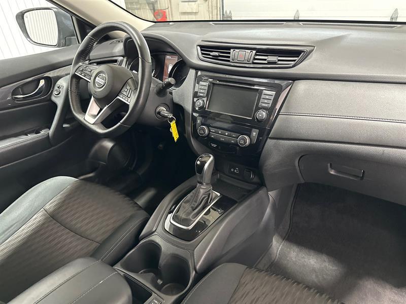 2020 Nissan Rogue - Image 16