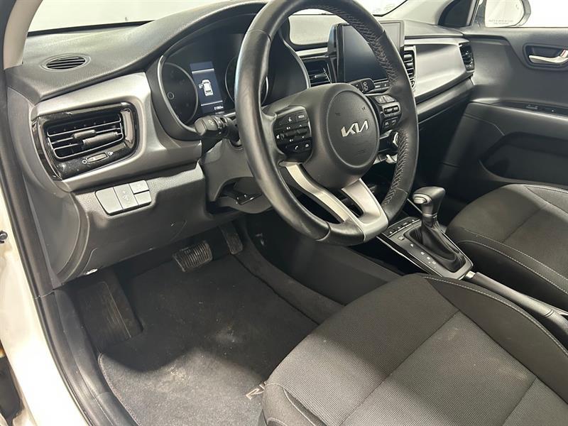 2023 Kia Rio - Image 12