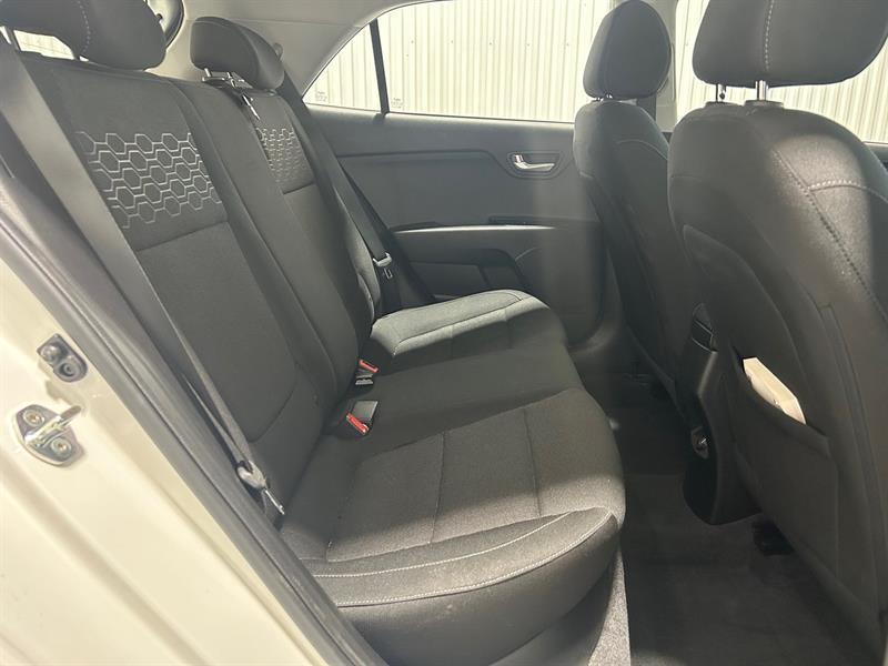 2023 Kia Rio - Image 18