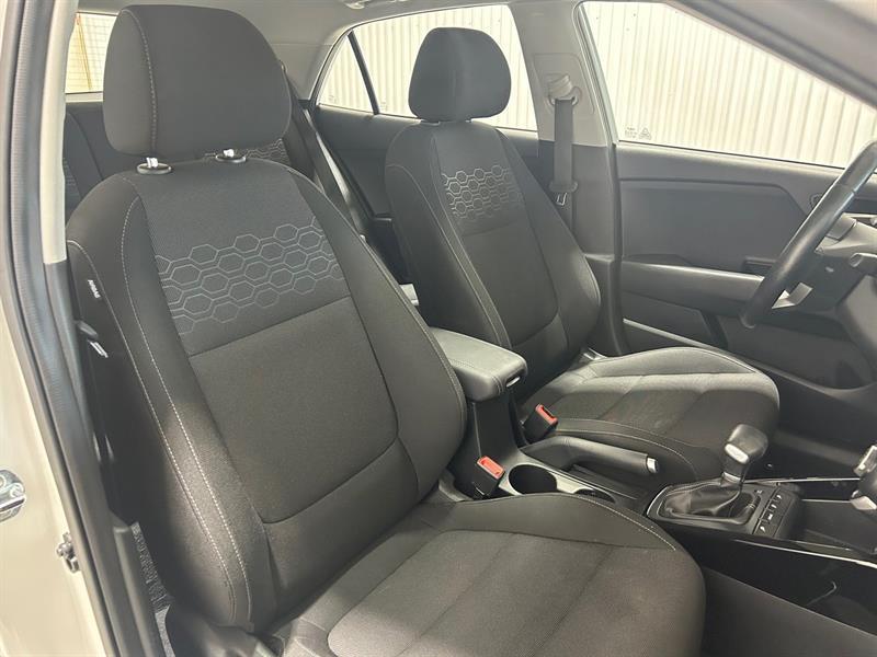 2023 Kia Rio - Image 19