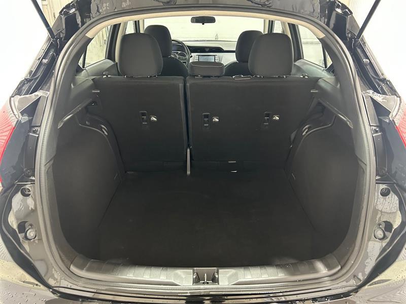 2021 Nissan Kicks - Image 16
