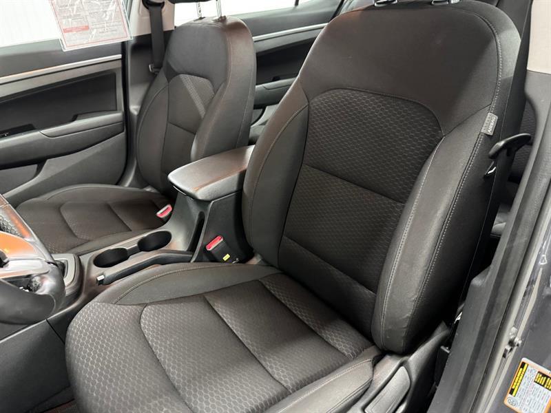 2020 Hyundai Elantra - Image 11