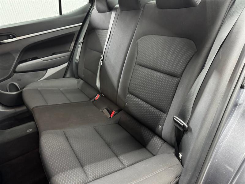 2020 Hyundai Elantra - Image 13