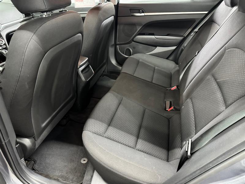 2020 Hyundai Elantra - Image 17