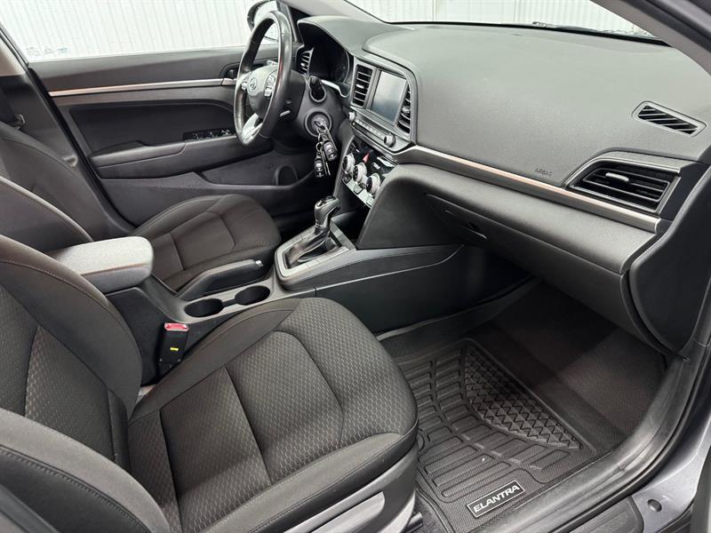 2020 Hyundai Elantra - Image 19