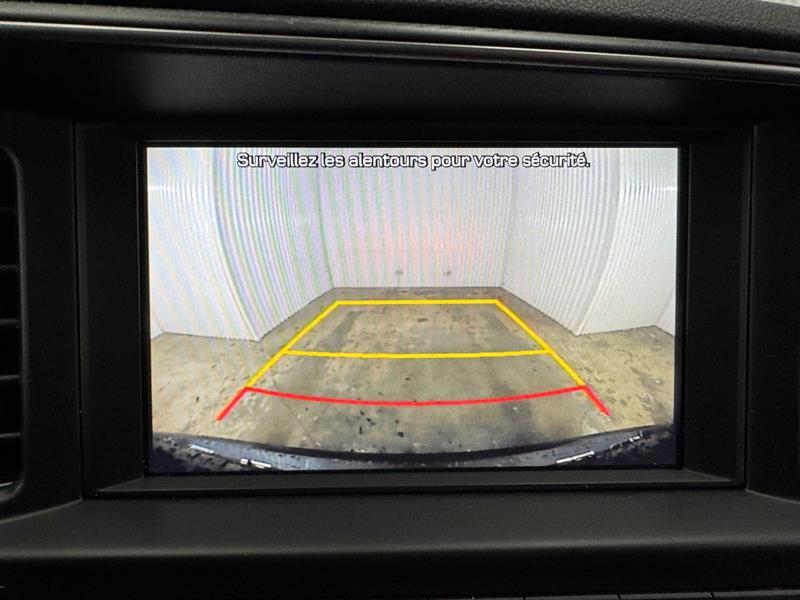 2020 Hyundai Elantra - Image 22