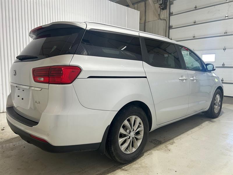 2020 Kia Sedona - Image 7