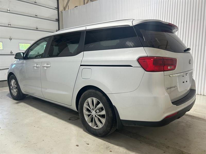 2020 Kia Sedona - Image 11