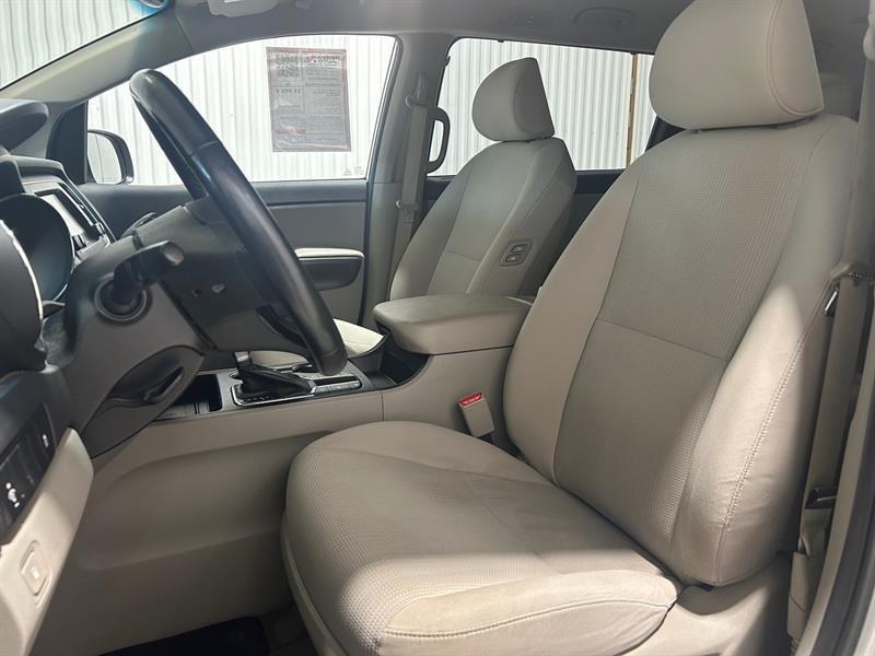 2020 Kia Sedona - Image 13