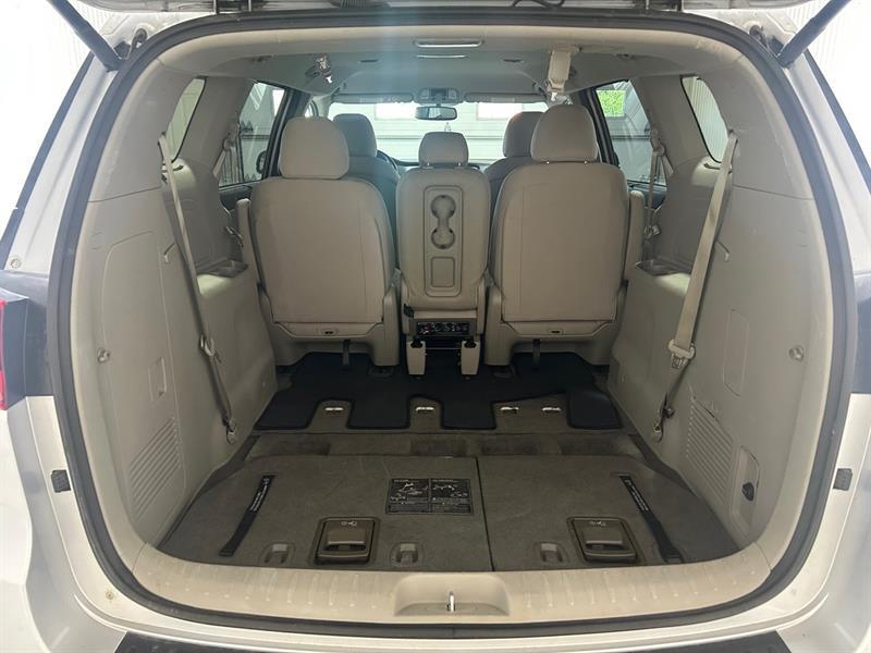 2020 Kia Sedona - Image 17