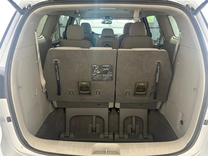 2020 Kia Sedona - Image 18