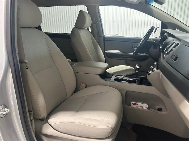 2020 Kia Sedona - Image 21