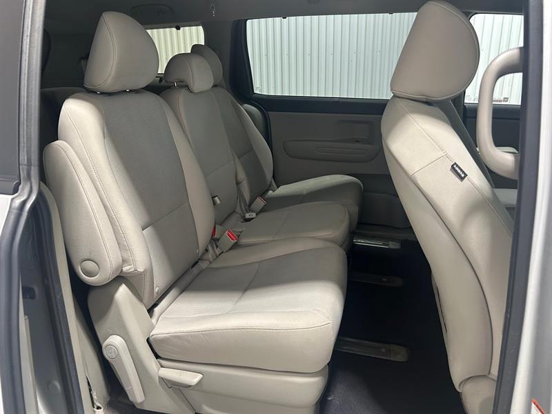 2020 Kia Sedona - Image 23