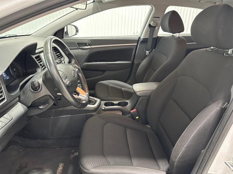 2020 Hyundai Elantra - Image 13