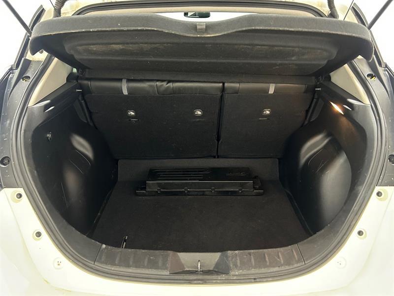 2020 Nissan Leaf - Image 17