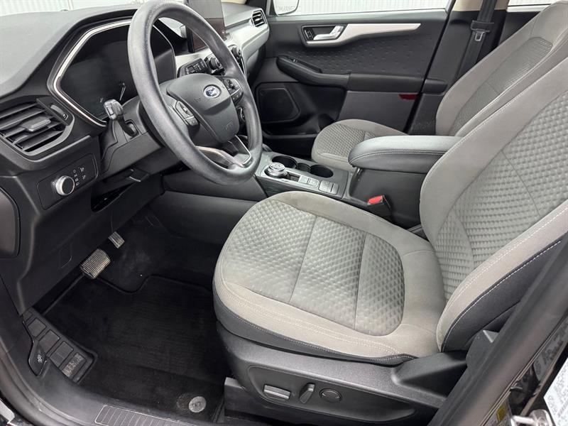 2020 Ford Escape - Image 11