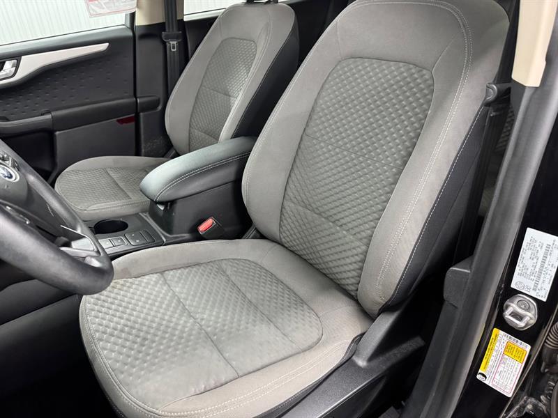 2020 Ford Escape - Image 13